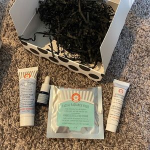 First Aid Beauty Skincare Bundle 4 pieces